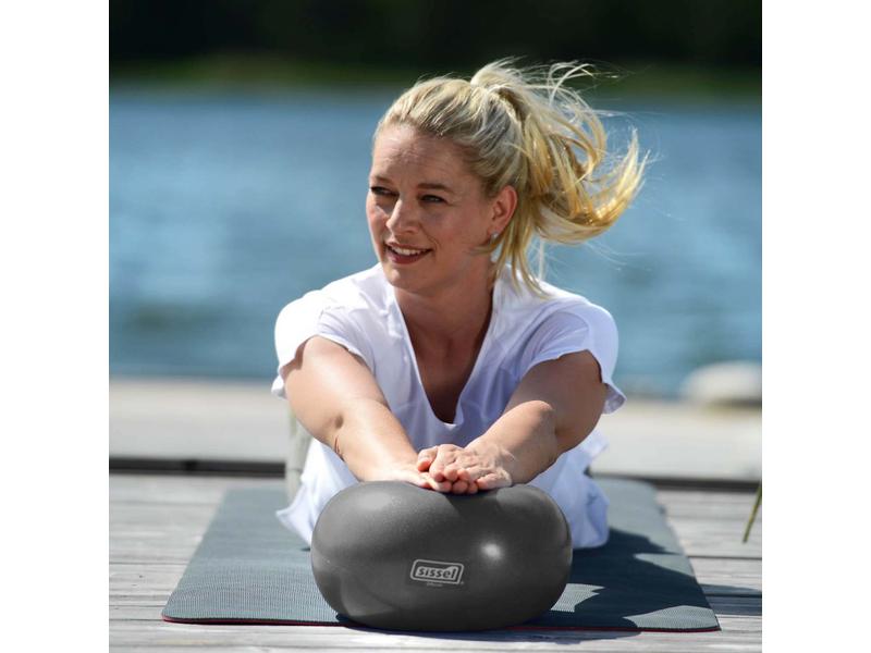 SISSEL Pilates Soft Ball Ø 22 cm grau