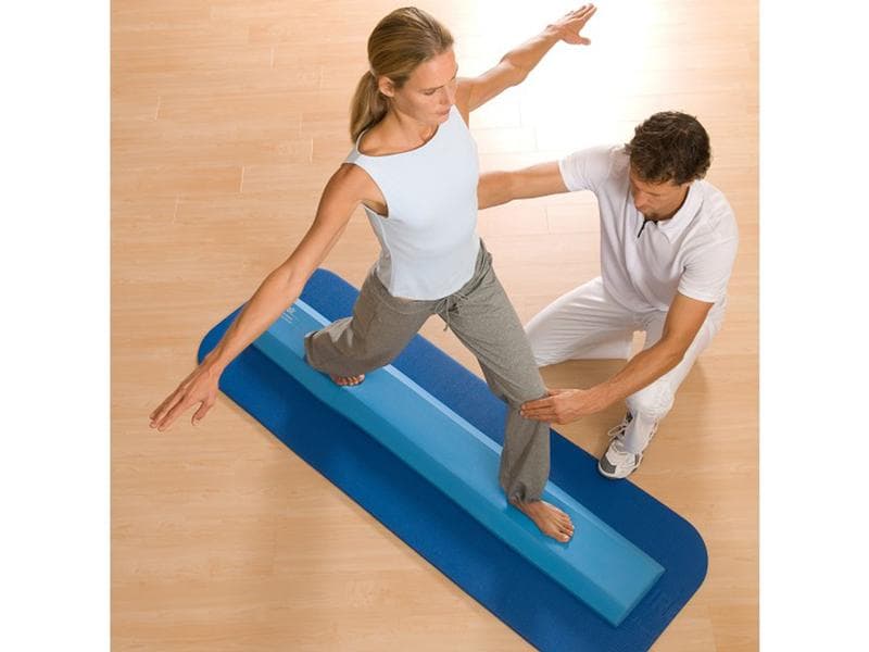 Poutre d'équilibre Airex bleue, appareil d'entraînement à l'équilibre pour la rééducation proprioceptive en kinésithérapie